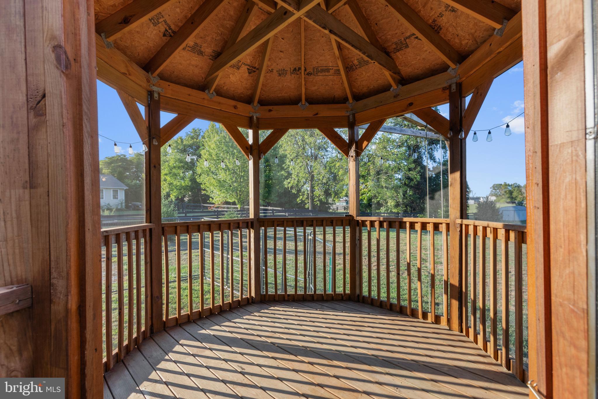 CHARLES TOWN - Residential