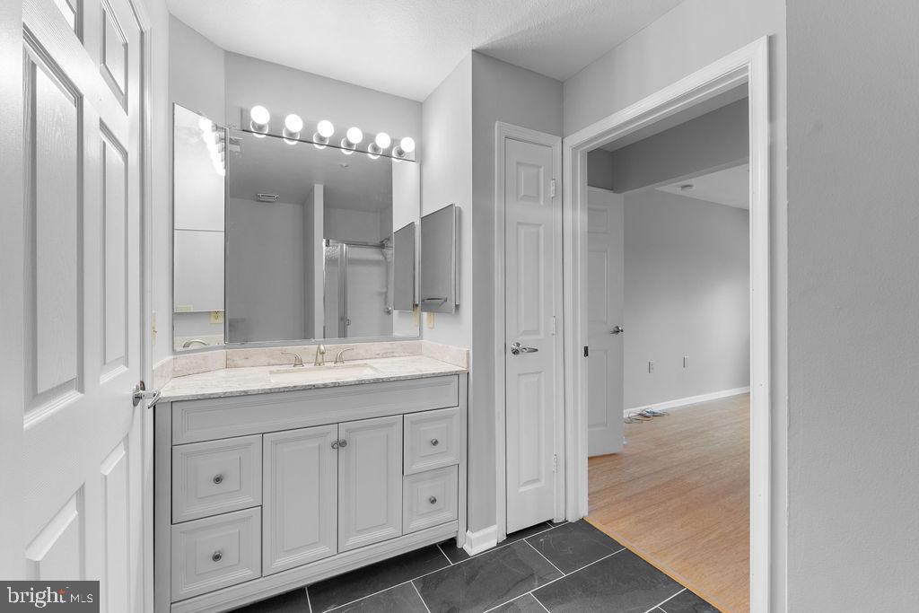 BRISTOL GREEN - Residential Lease