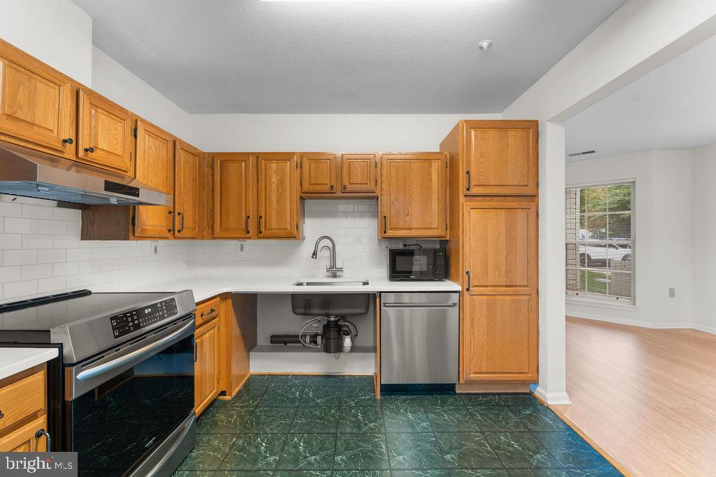 BRISTOL GREEN - Residential Lease