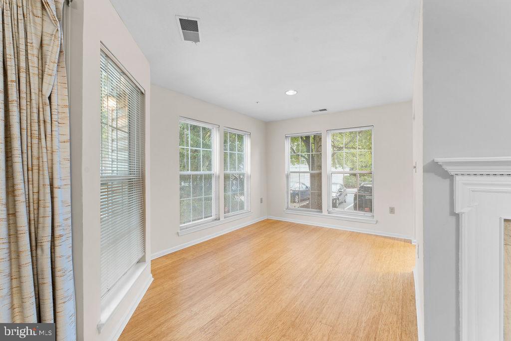 BRISTOL GREEN - Residential Lease