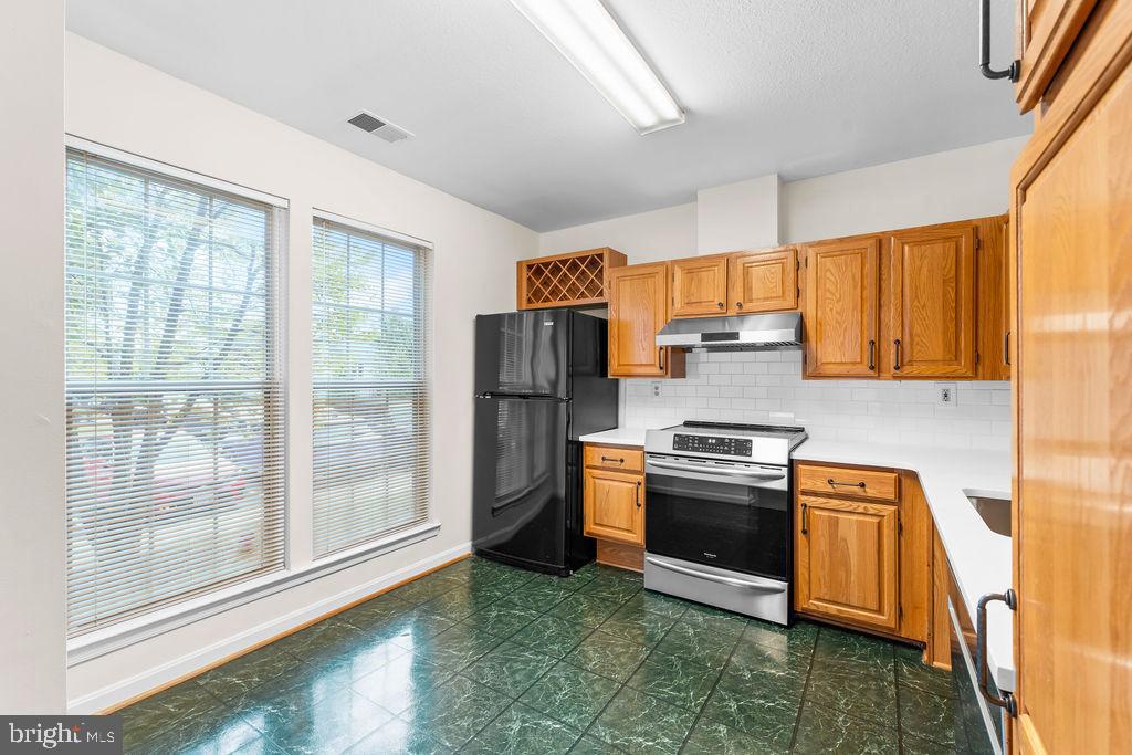 BRISTOL GREEN - Residential Lease