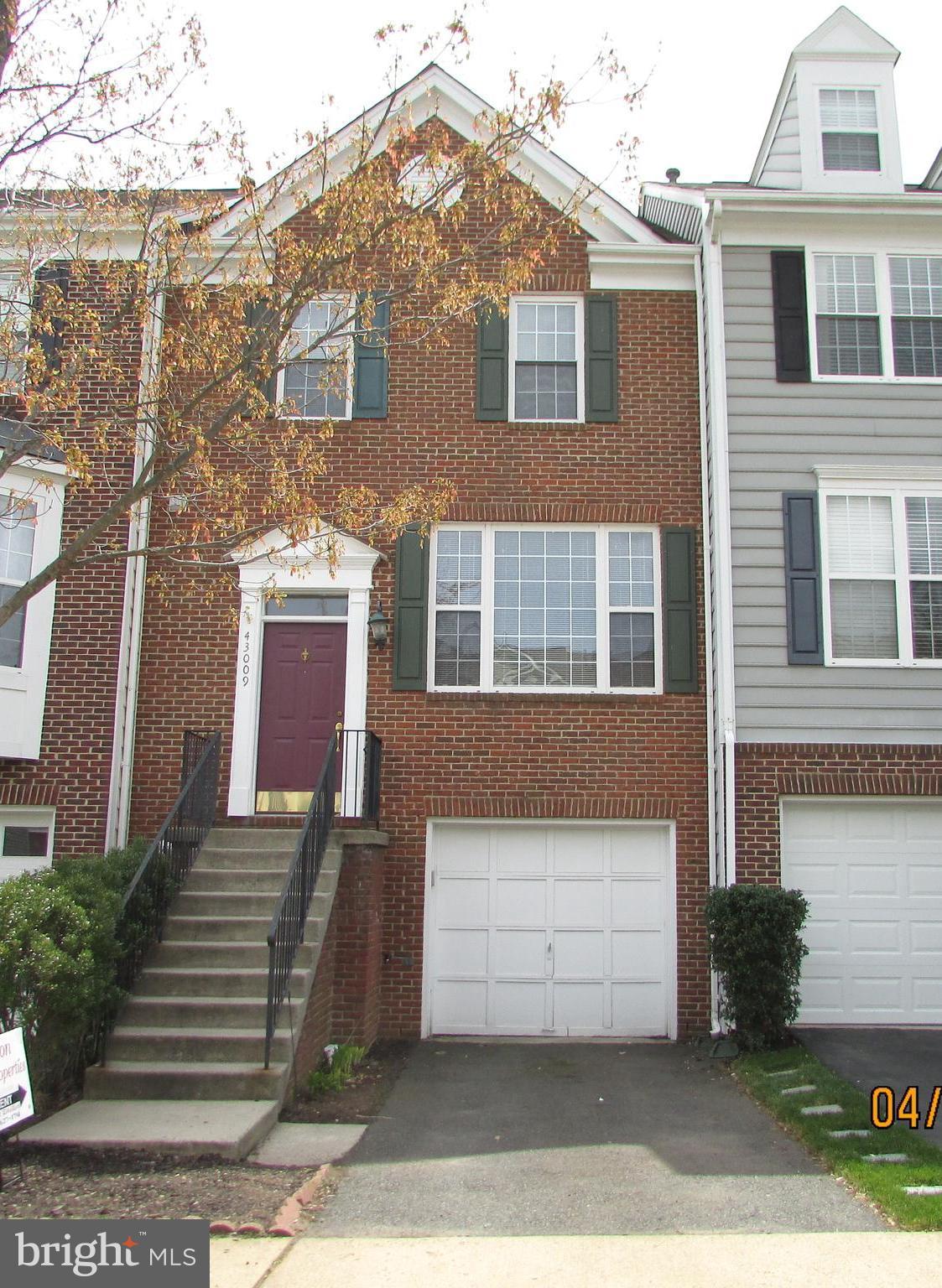 SOUTH RIDING - Residential Lease