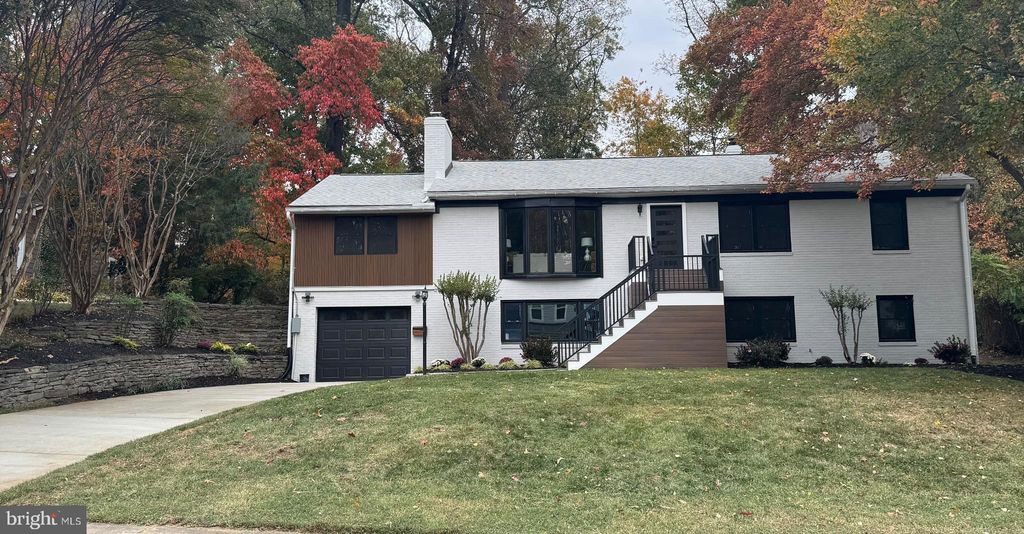 Photo of 6434 Woodville Drive, FALLS CHURCH, VA 22044 (MLS # VAFX2277026)