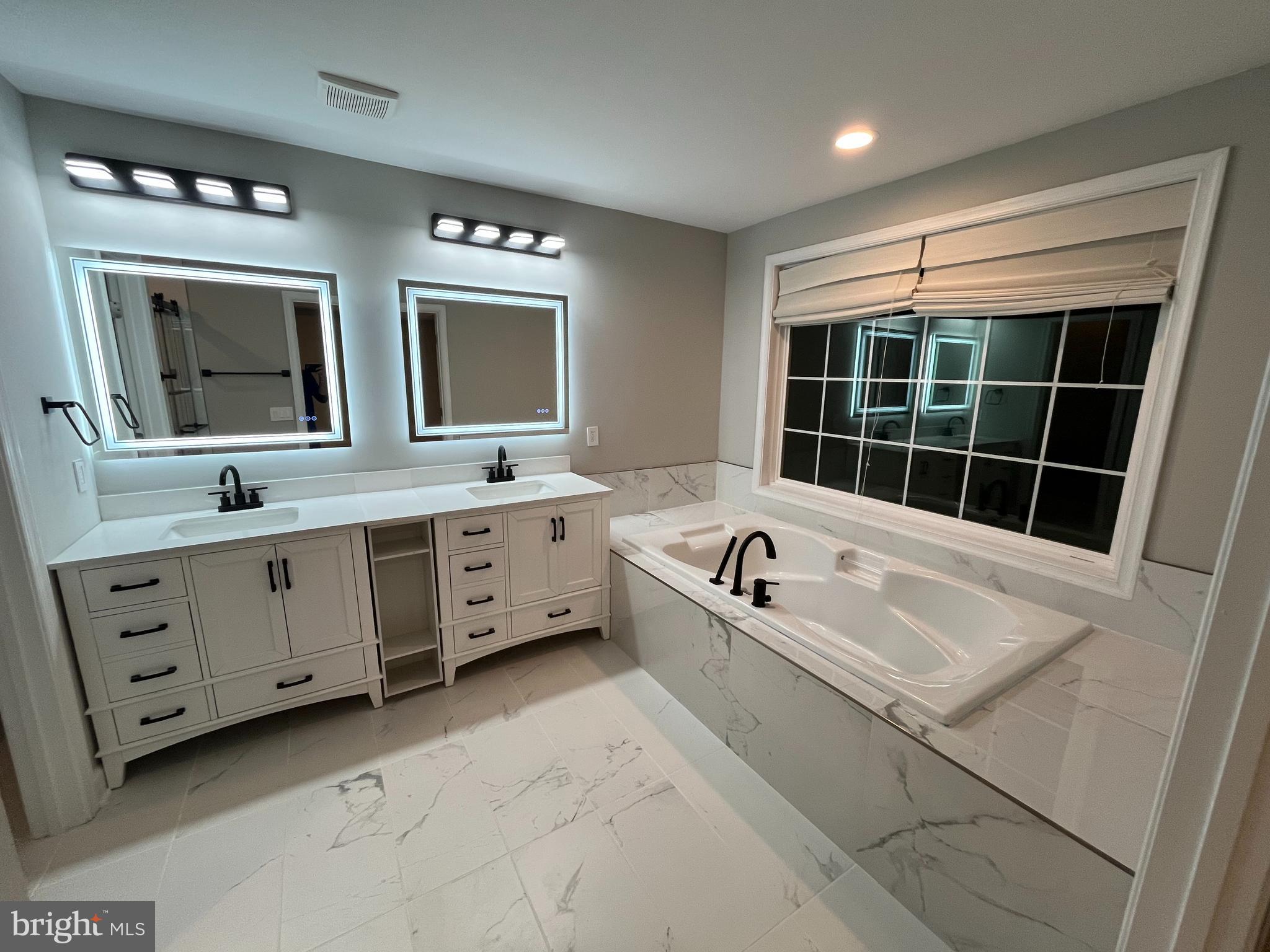 TANNERS RIDGE - Residential