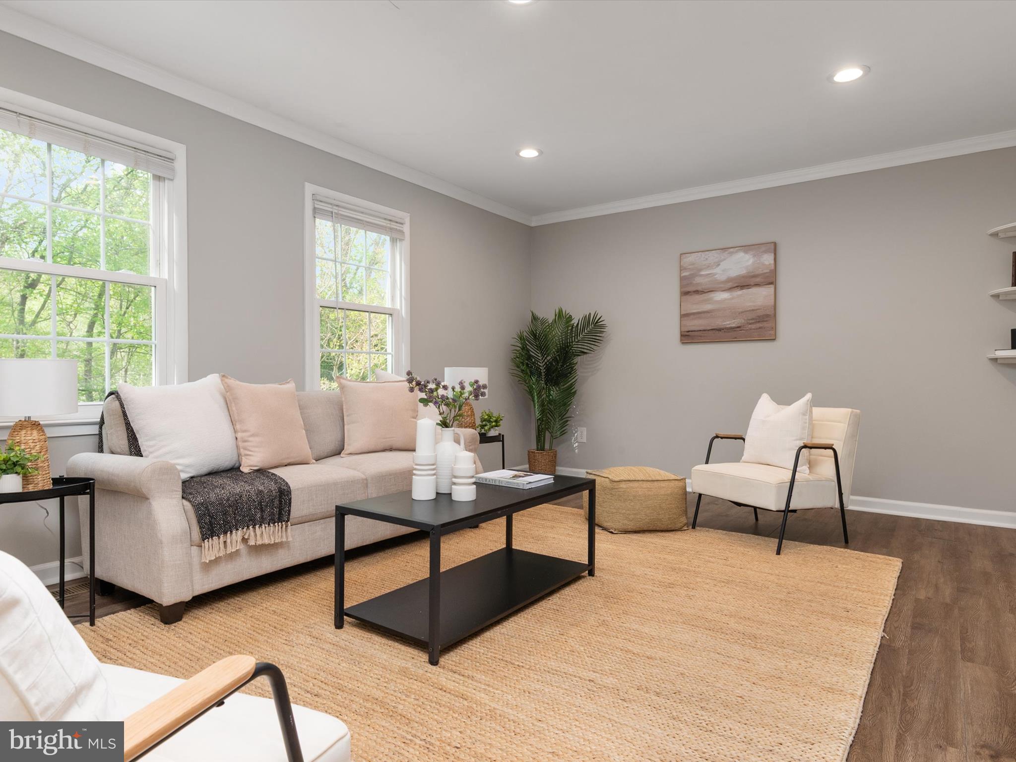 CROFTON SQUARE - Residential