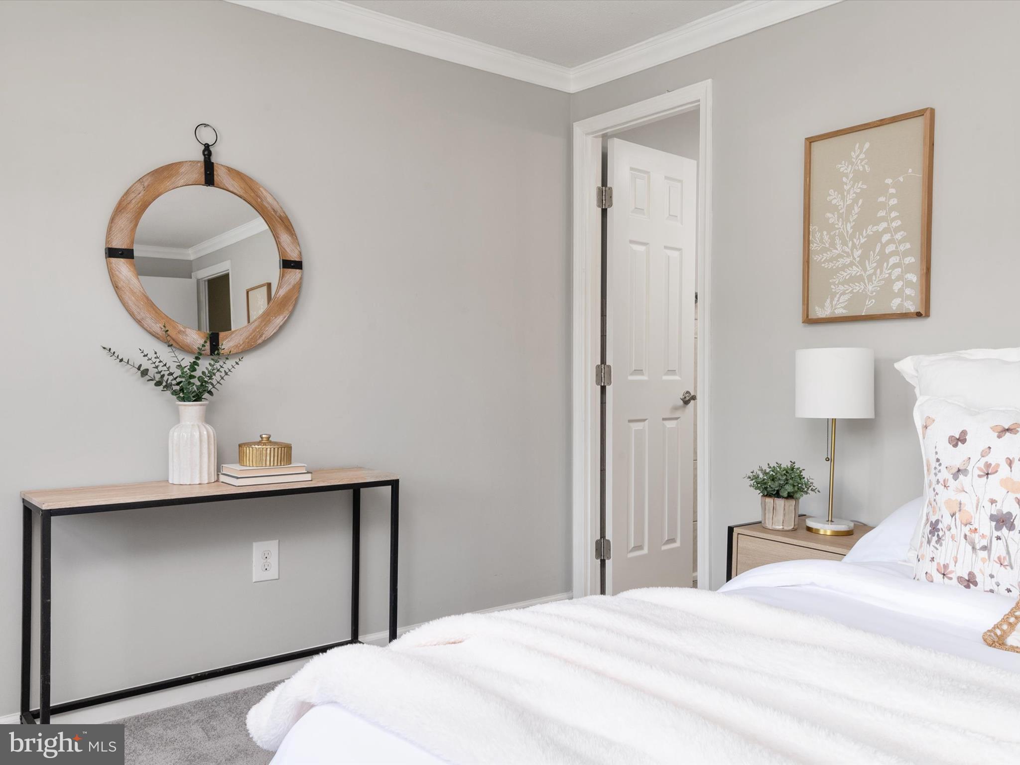 CROFTON SQUARE - Residential