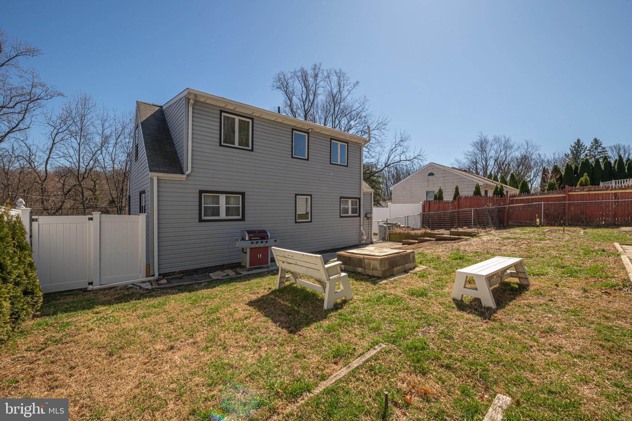 NESHAMINY FALLS - Residential