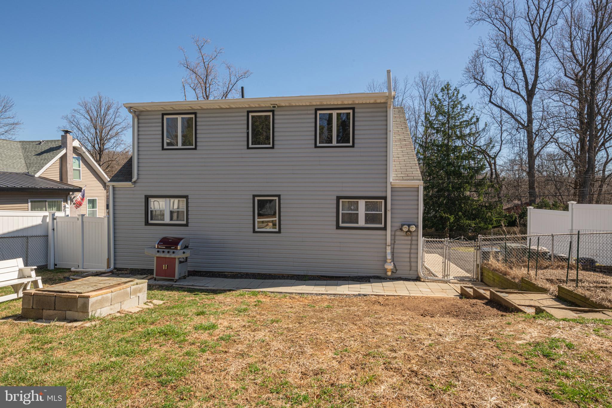 NESHAMINY FALLS - Residential