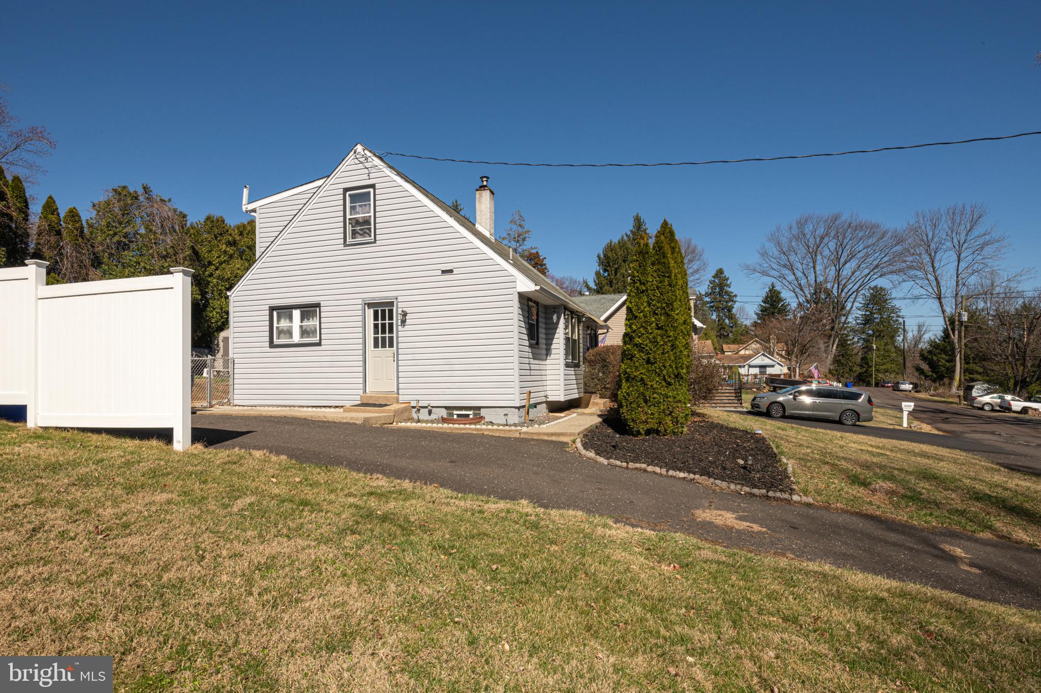 NESHAMINY FALLS - Residential