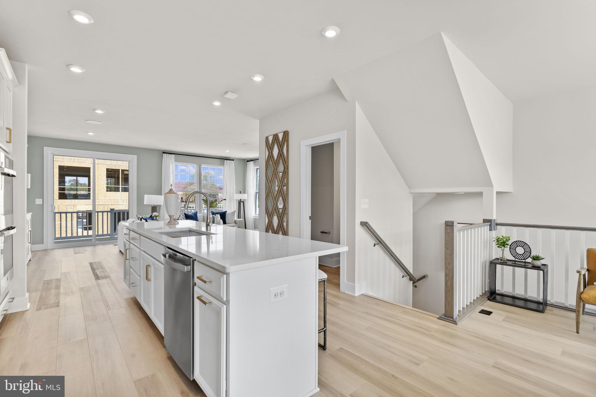 BRADLEY SQUARE - Residential