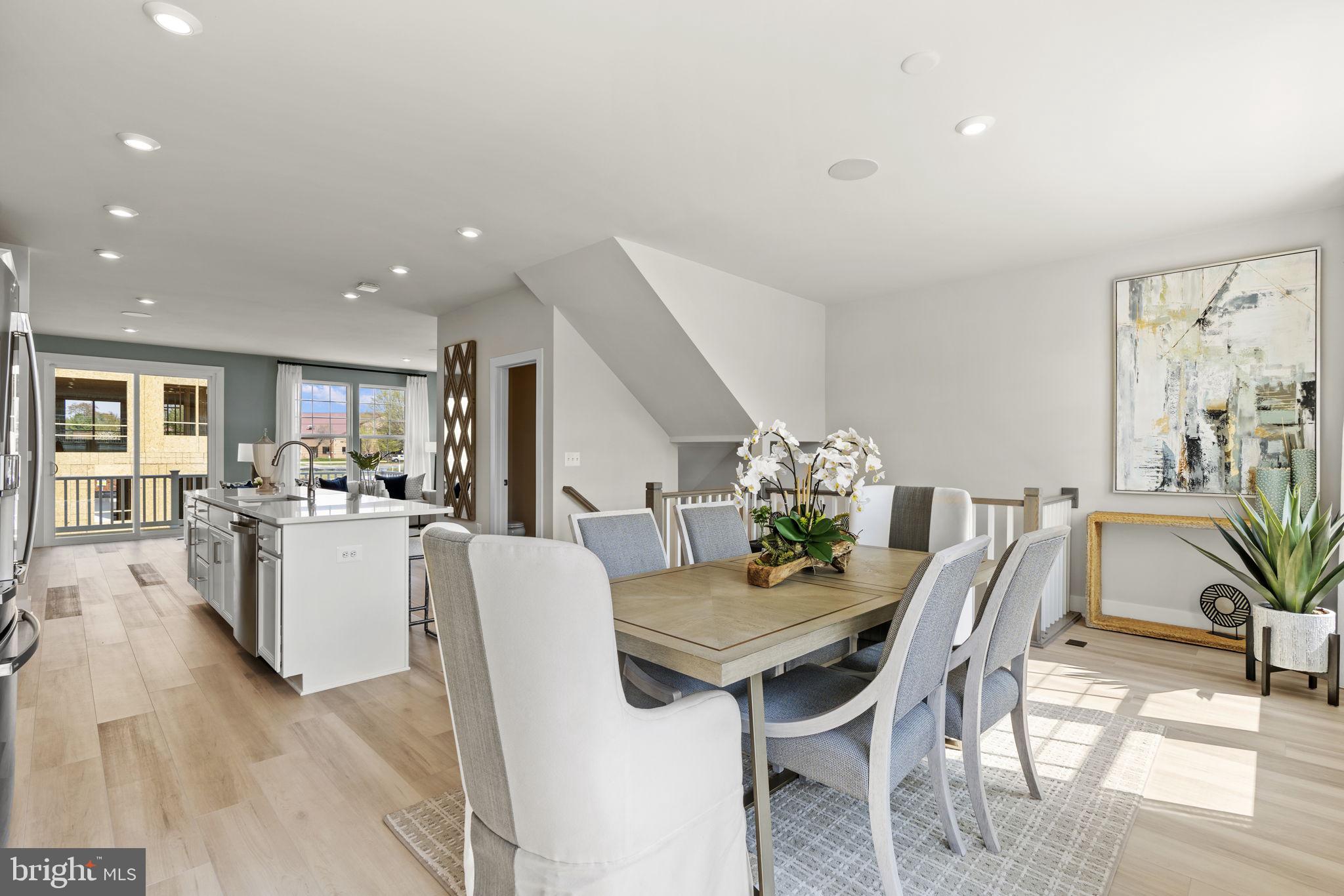 BRADLEY SQUARE - Residential