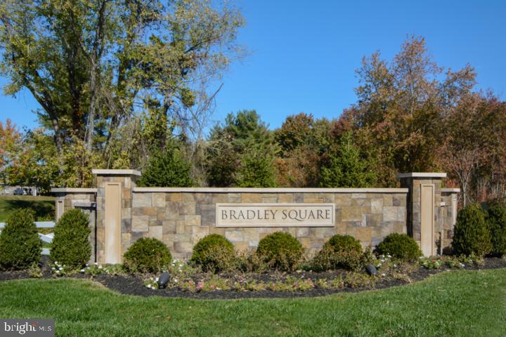 BRADLEY SQUARE - Residential