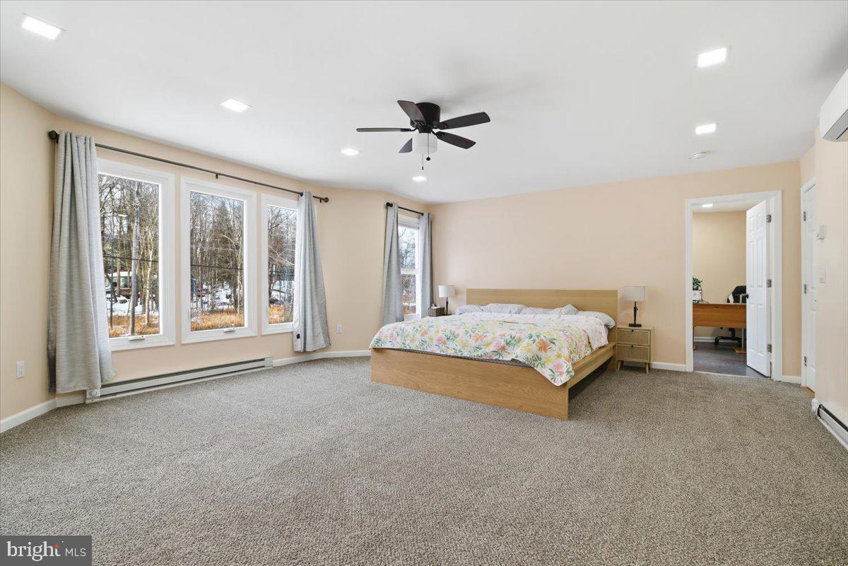 ARROWHEAD LAKE - Residential