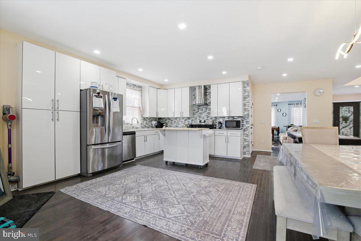 ARROWHEAD LAKE - Residential