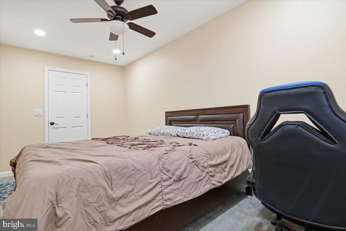 ARROWHEAD LAKE - Residential