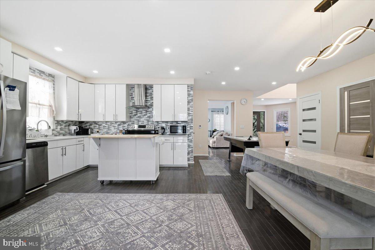 ARROWHEAD LAKE - Residential