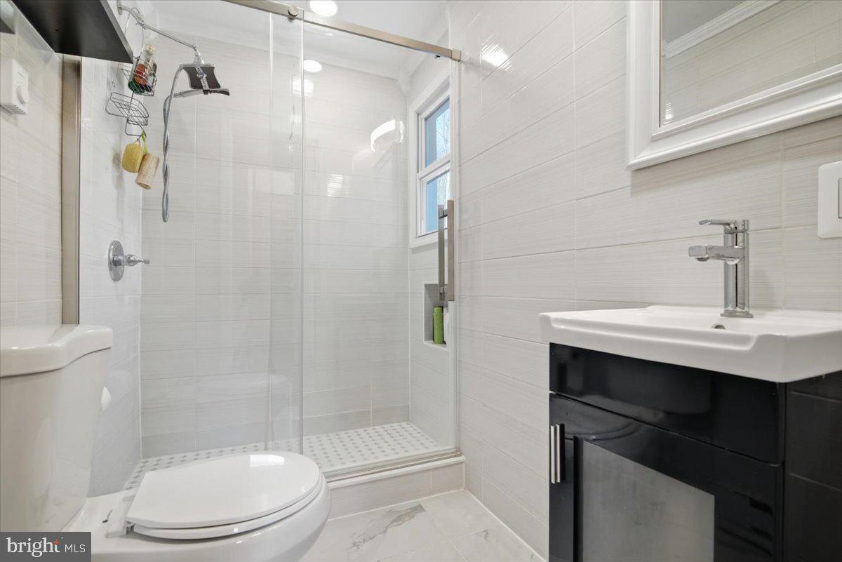 ARROWHEAD LAKE - Residential