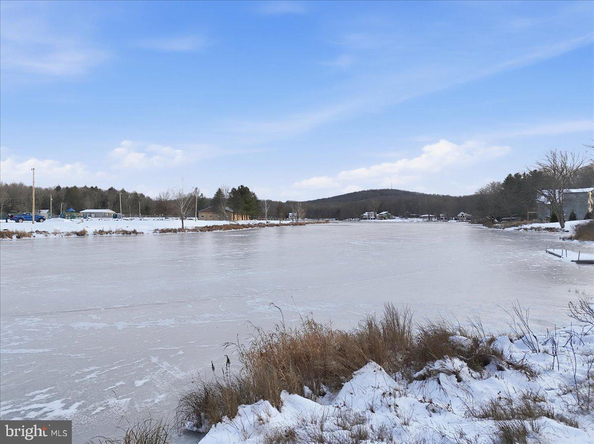 ARROWHEAD LAKE - Residential