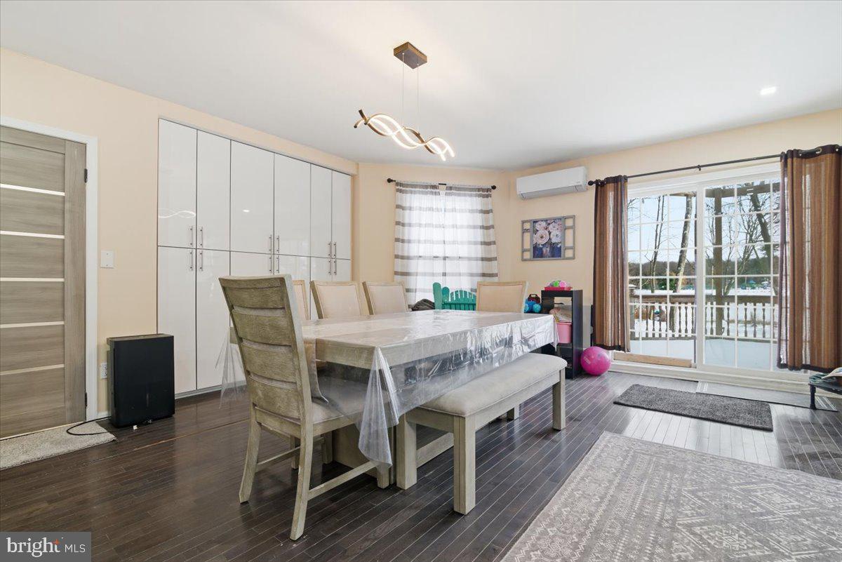 ARROWHEAD LAKE - Residential