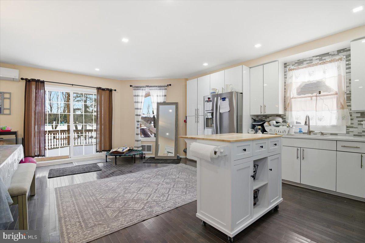 ARROWHEAD LAKE - Residential