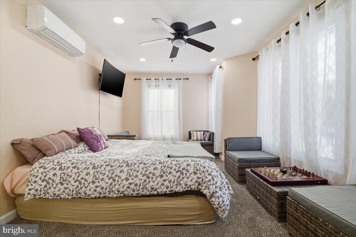 ARROWHEAD LAKE - Residential