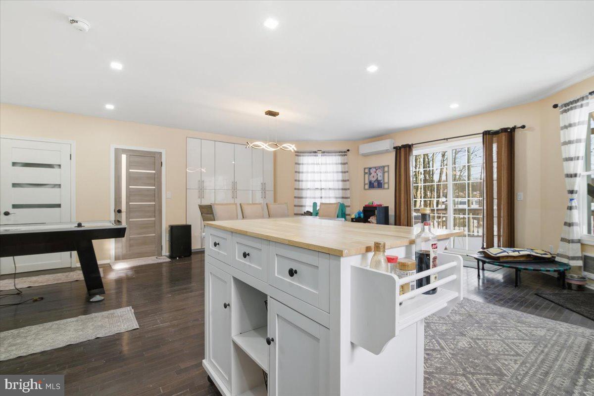 ARROWHEAD LAKE - Residential