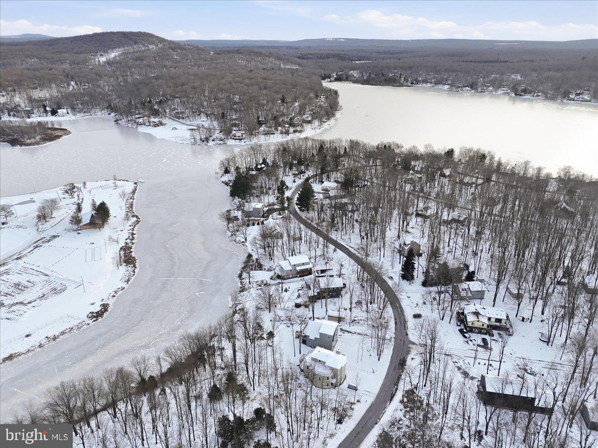 ARROWHEAD LAKE - Residential