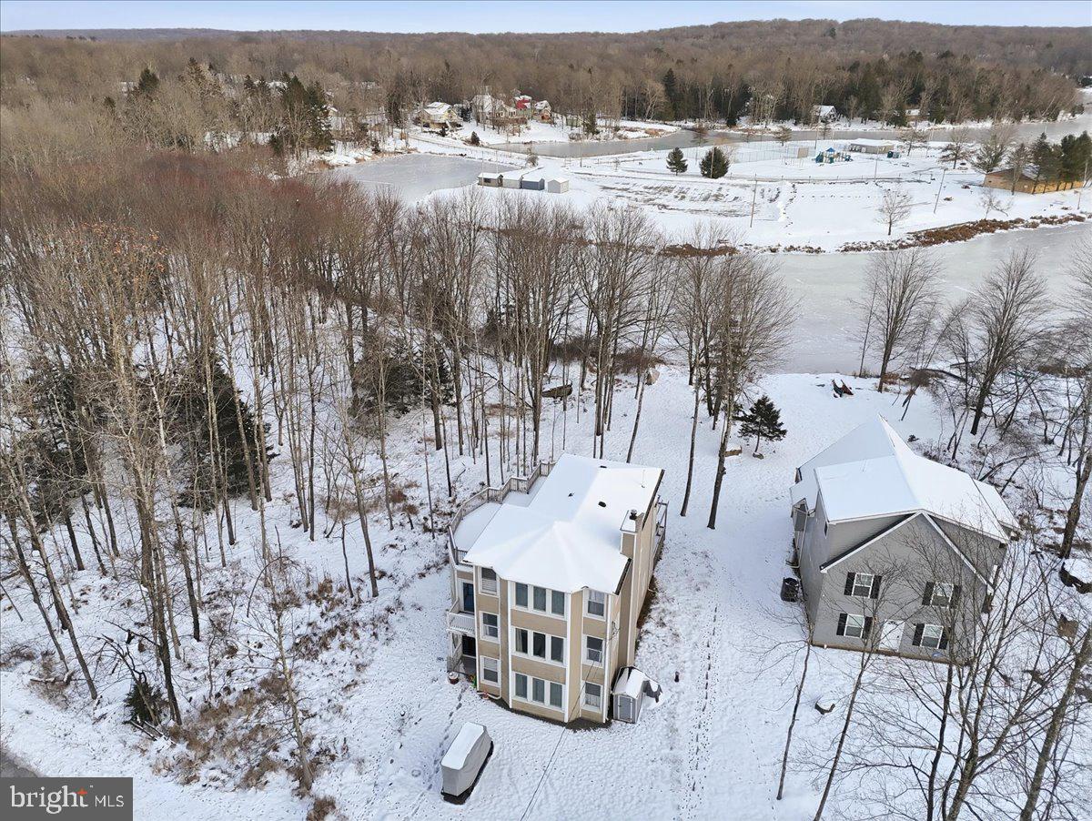 ARROWHEAD LAKE - Residential