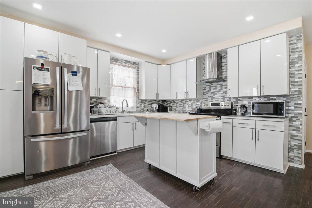 ARROWHEAD LAKE - Residential