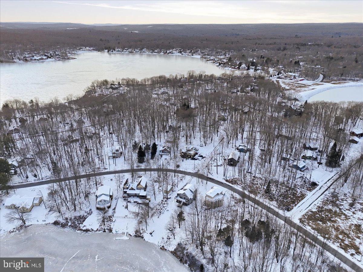 ARROWHEAD LAKE - Residential