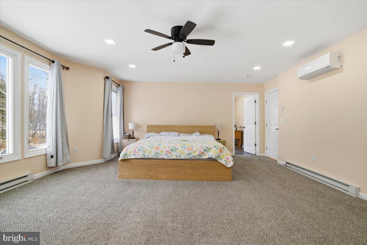 ARROWHEAD LAKE - Residential