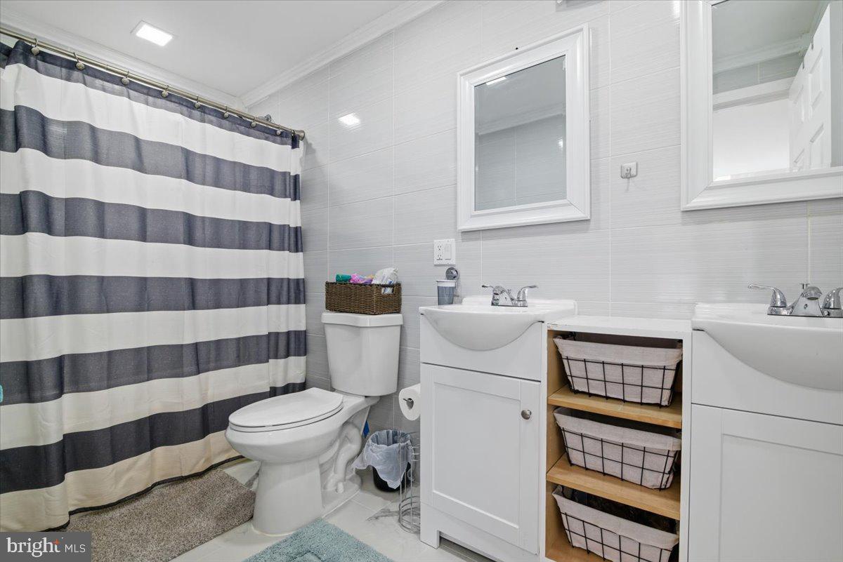 ARROWHEAD LAKE - Residential