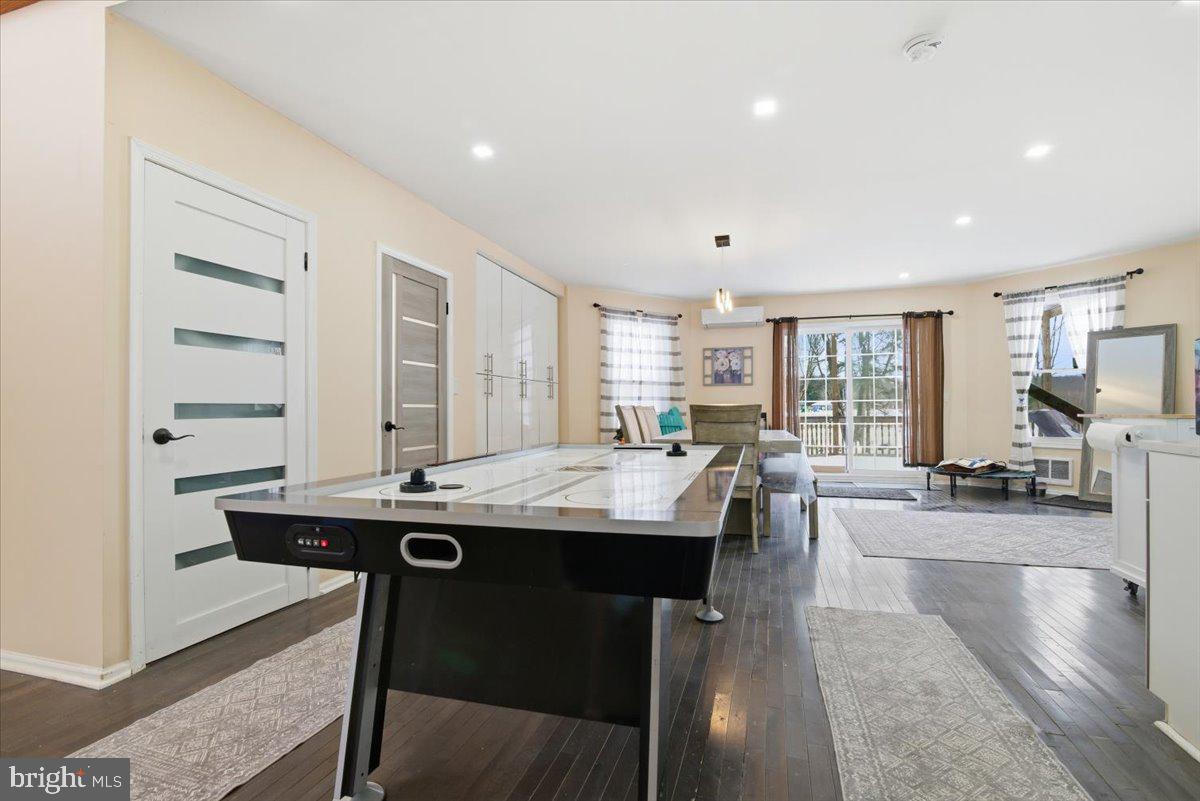 ARROWHEAD LAKE - Residential