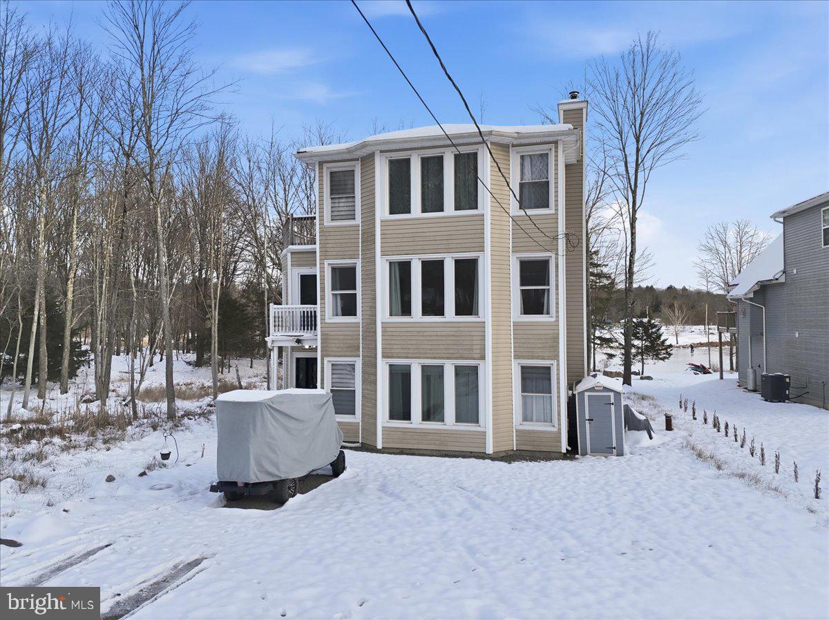 ARROWHEAD LAKE - Residential