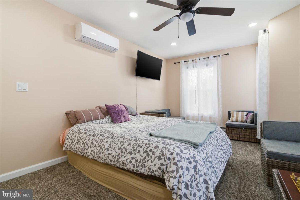 ARROWHEAD LAKE - Residential