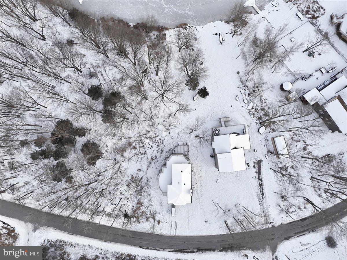 ARROWHEAD LAKE - Residential