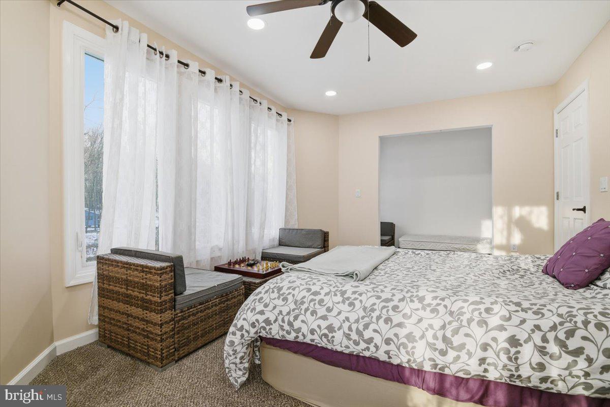 ARROWHEAD LAKE - Residential