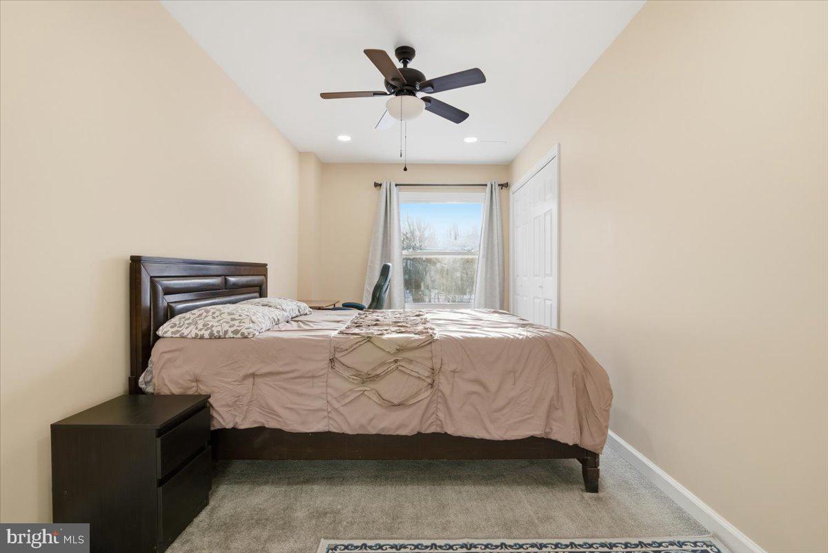 ARROWHEAD LAKE - Residential