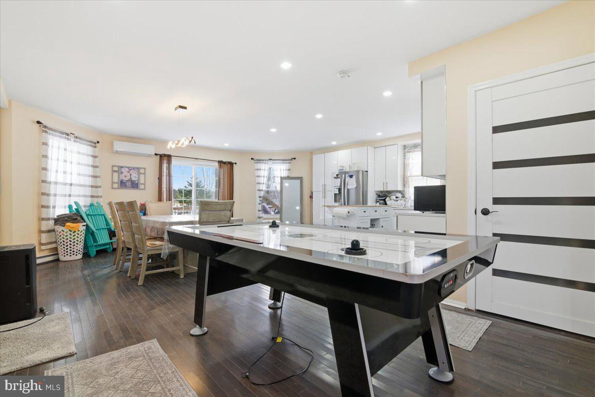 ARROWHEAD LAKE - Residential