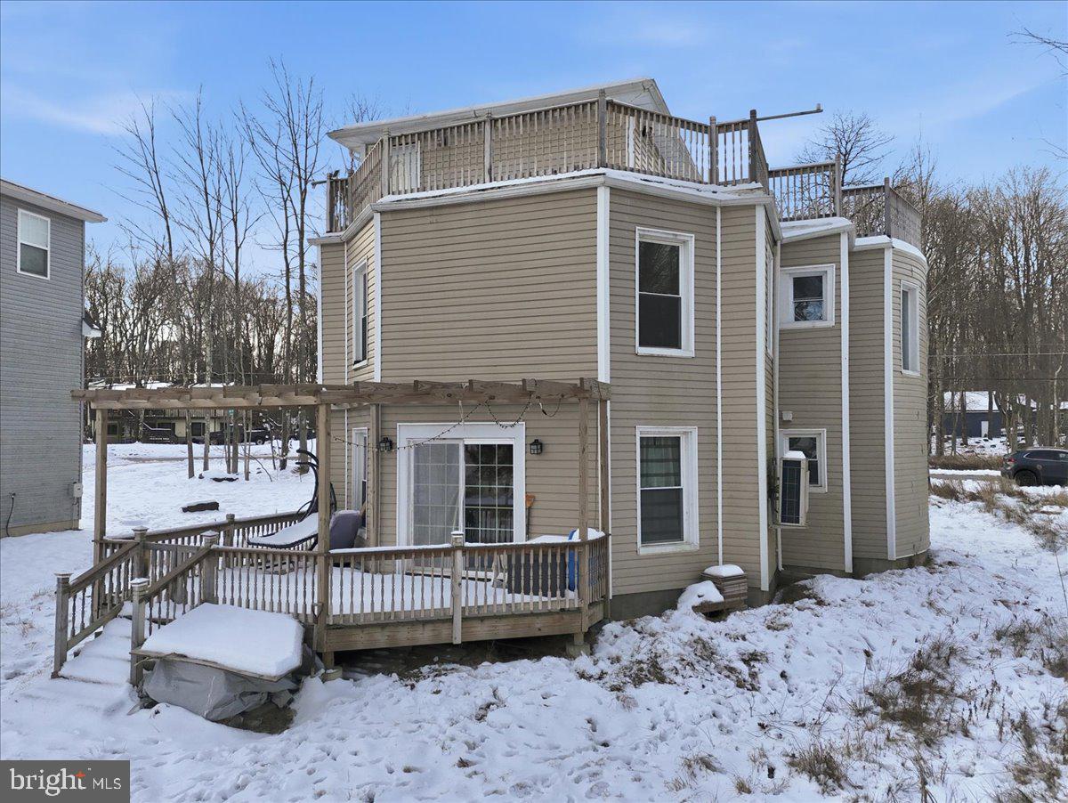 ARROWHEAD LAKE - Residential