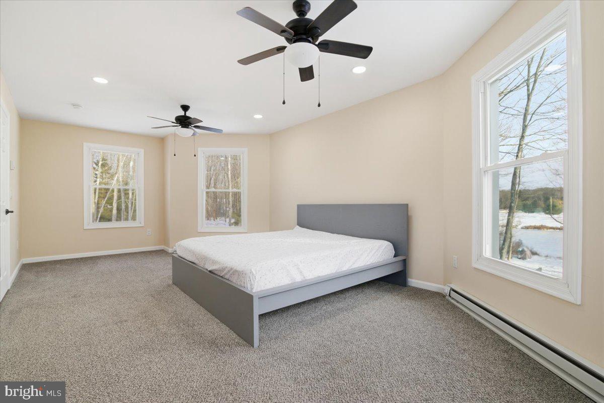 ARROWHEAD LAKE - Residential