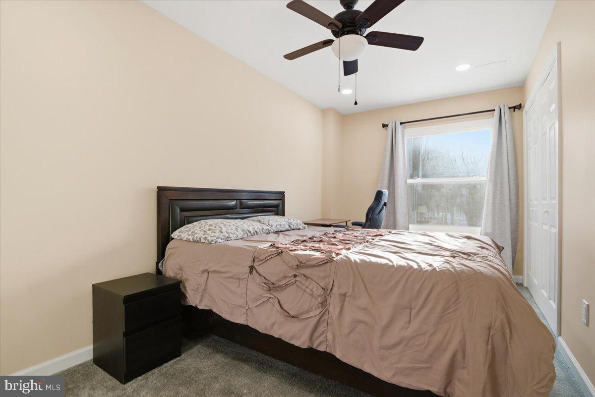 ARROWHEAD LAKE - Residential