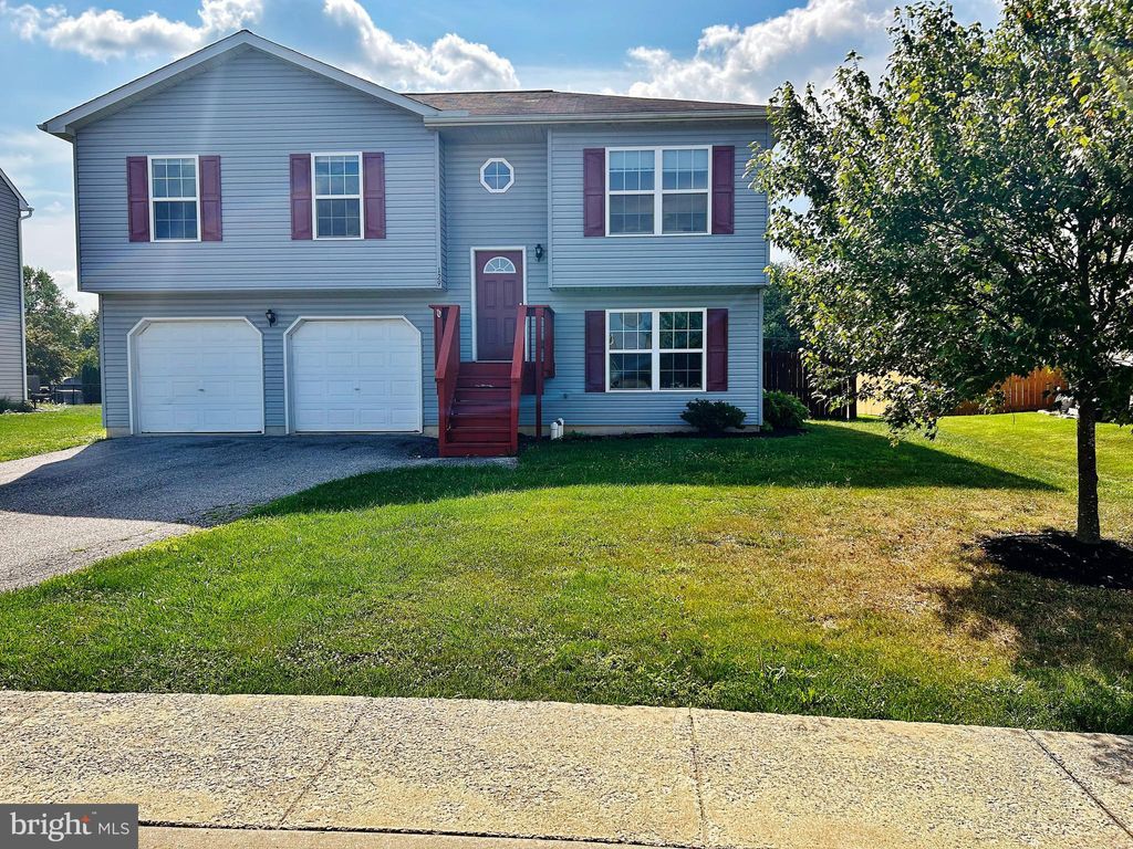 Photo of 129 PENN OAK DR, BAINBRIDGE, PA 17502 (MLS # PALA2040618)