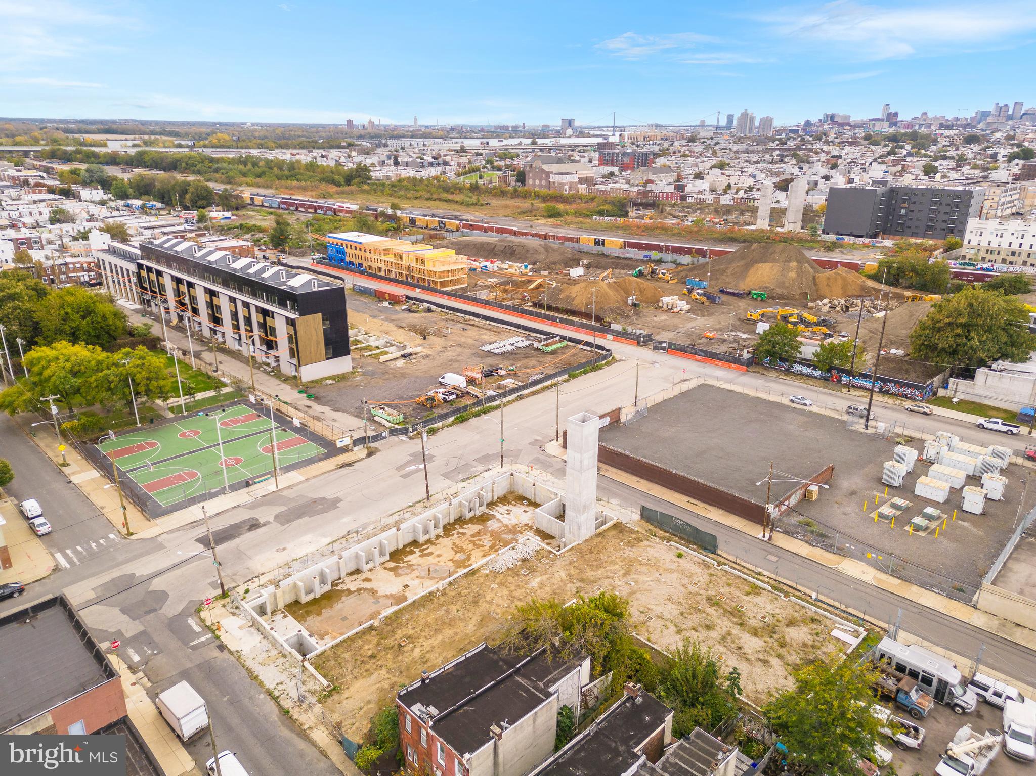 PORT RICHMOND - Land