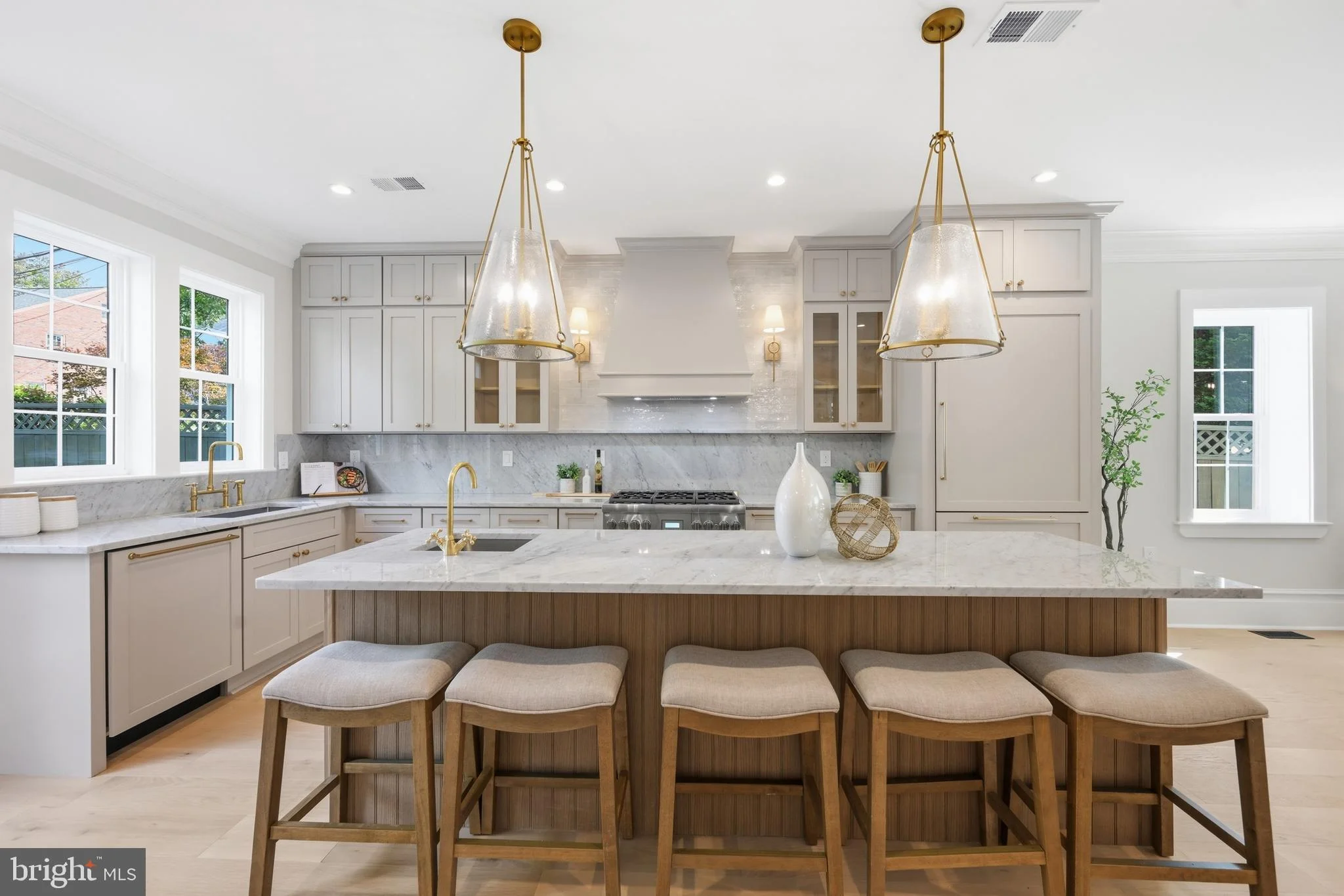 4611 43rd Place NW, Washington, DC, 20016