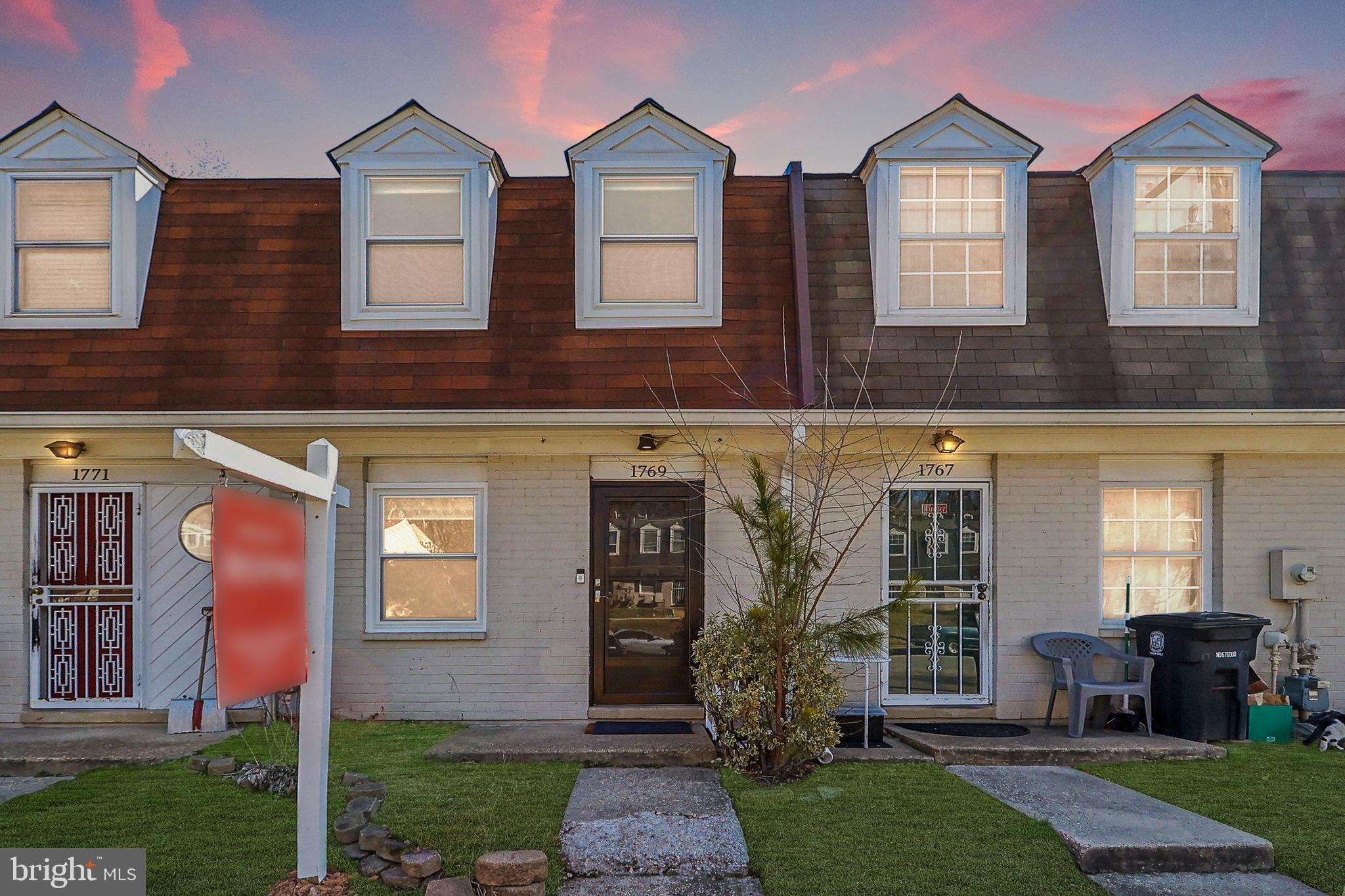 1769 DUTCH VILLAGE DRIVE L-328