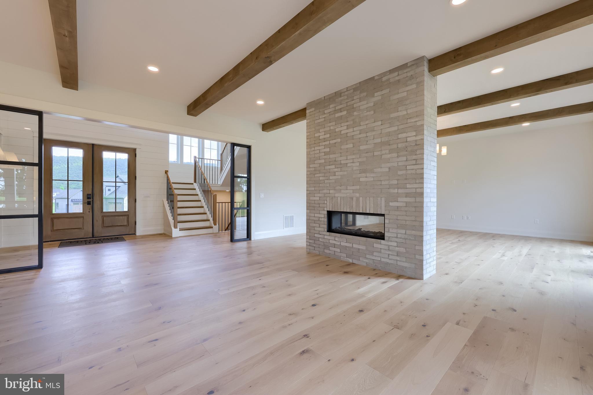 GLENDALE ESTATES - Residential