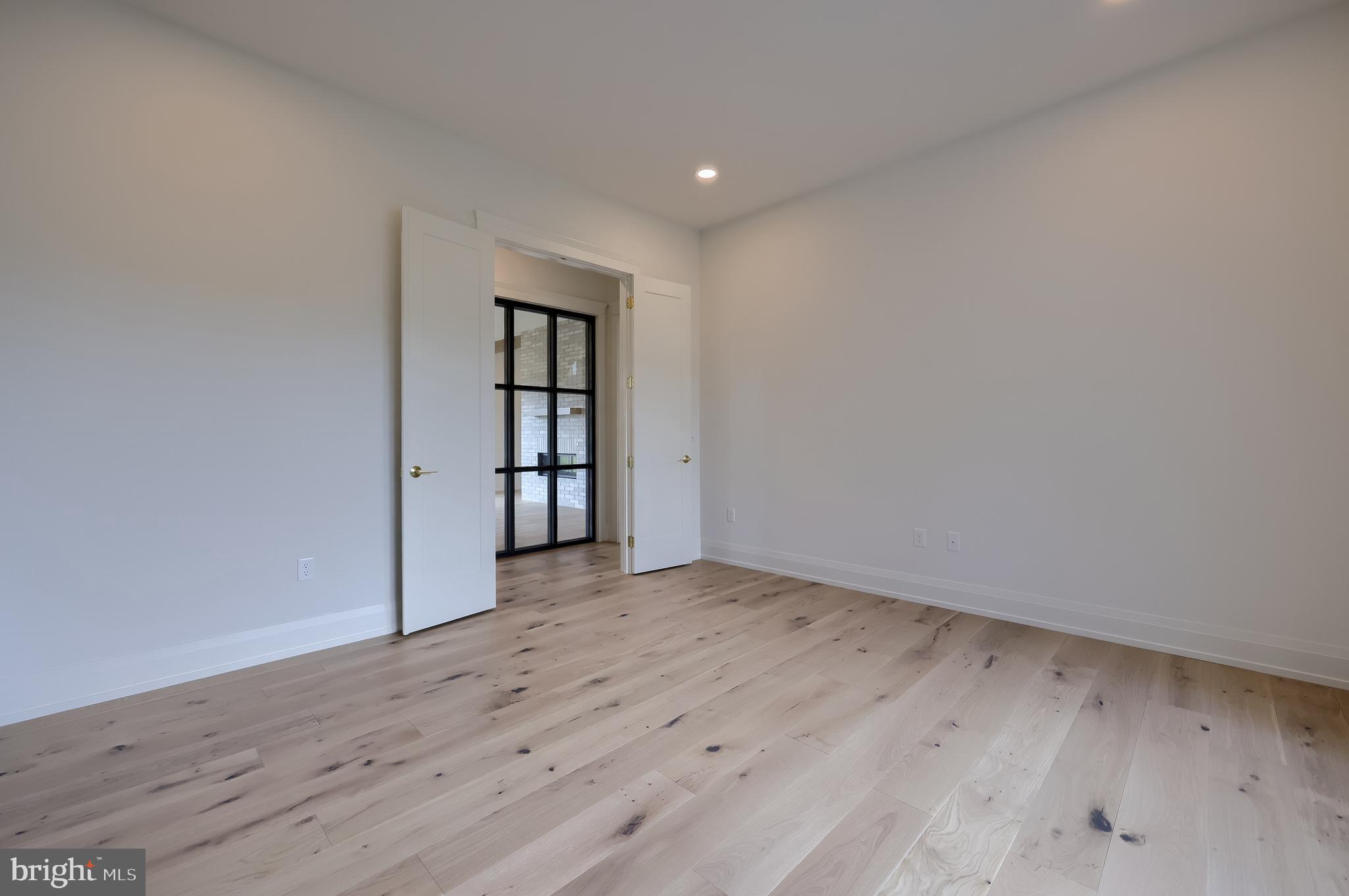 GLENDALE ESTATES - Residential