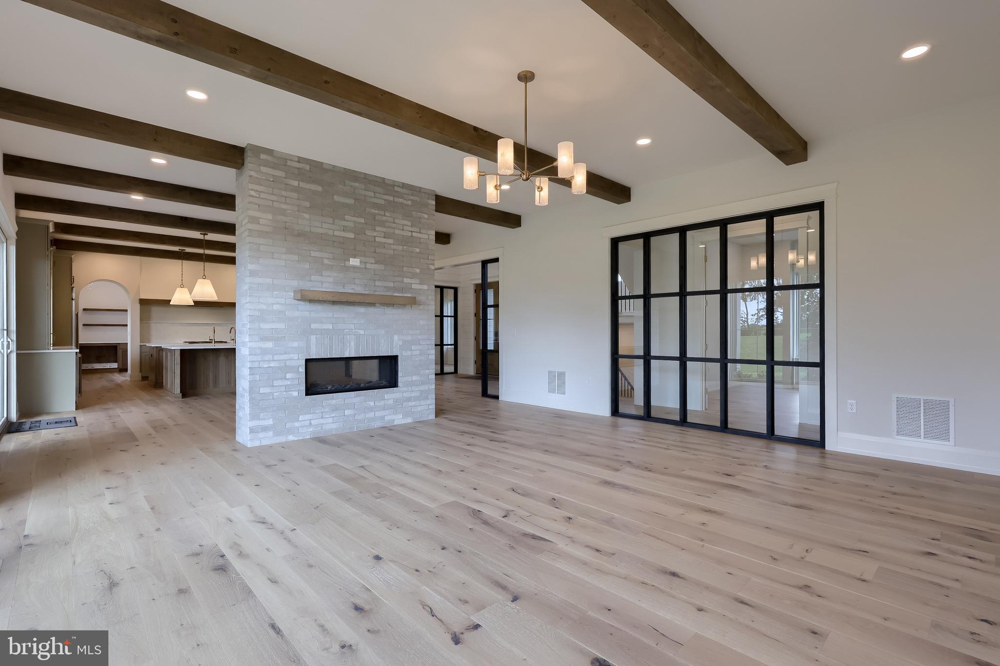 GLENDALE ESTATES - Residential