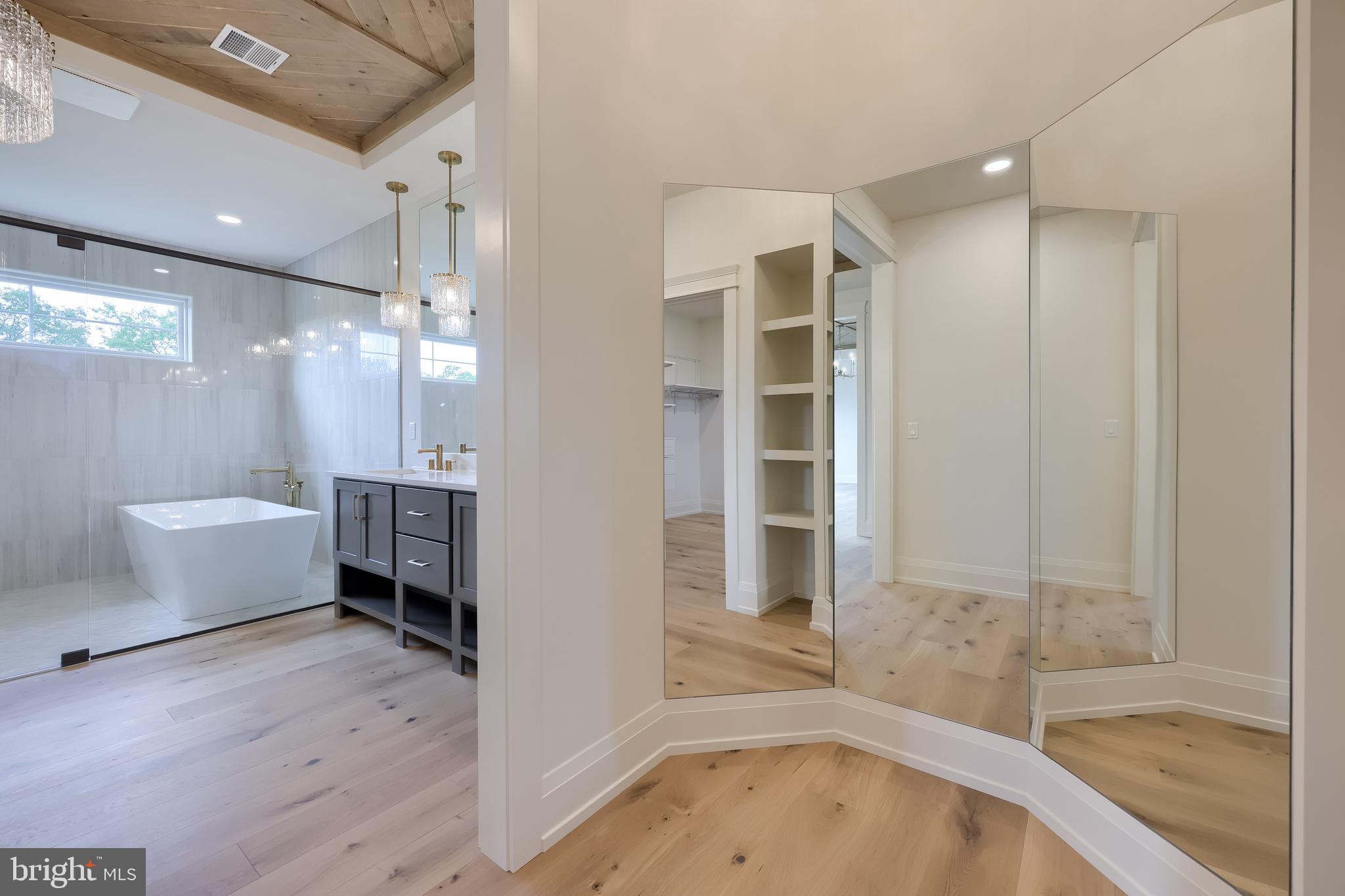 GLENDALE ESTATES - Residential